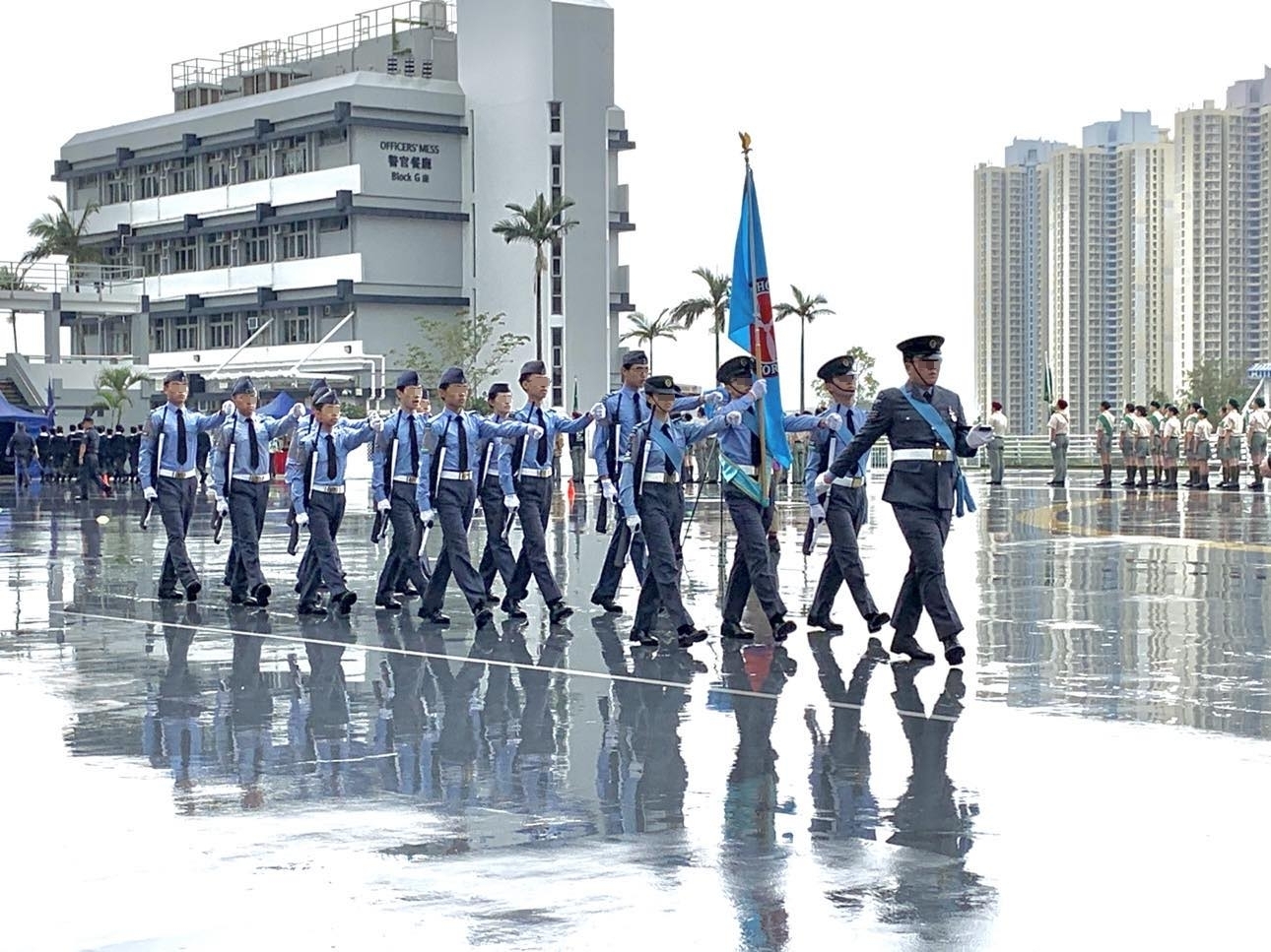 2019年3月、香港警察機動部隊総部で、香港航空青年団の代表がイギリス式の行進を行っている様子（写真提供：匿名）