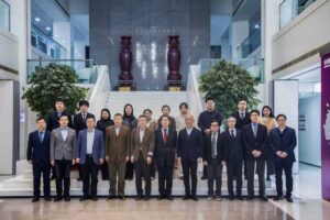 日本の中国専門家は日中共同繁栄の現状を広く伝えることを通じて日中関係の安定化に貢献していく必要がある。写真は討論会での集合写真。2026年1月11日（著者提供）